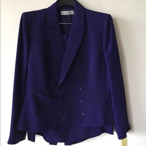 TAHARI BLAZER AND SKIRT SET 🌼